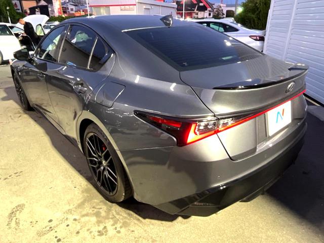 IS IS350 FスポーツモードブラックIII 後期 ムーンルーフ 純正10.3インチナビ パノラミックビュー オレンジブレーキキャリパー 三眼LEDヘッド 純正19インチBBS製AW セーフティシステムプラス ブラインドスポット レーダークルーズ(32枚目)