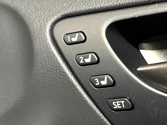 ＩＳ ＩＳ３５０　ＦスポーツモードブラックＳ　ＴＲＤエアロ＆マフラー　ムーンルーフ　オレンジブレーキキャリパー　セーフティシステムプラス　ブラインドスポット　三眼ＬＥＤヘッド　純正１０．３インチナビ　バックカメラ　純正１９インチＢＢＳ製ＡＷ　禁煙（9枚目）