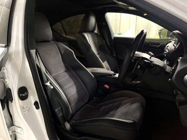 ＩＳ ＩＳ３５０　ＦスポーツモードブラックＳ　ＴＲＤエアロ＆マフラー　ムーンルーフ　オレンジブレーキキャリパー　セーフティシステムプラス　ブラインドスポット　三眼ＬＥＤヘッド　純正１０．３インチナビ　バックカメラ　純正１９インチＢＢＳ製ＡＷ　禁煙（10枚目）