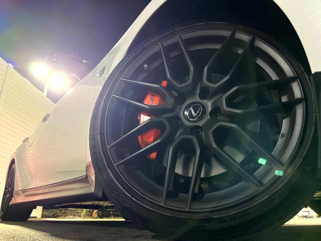 ＩＳ ＩＳ３５０　ＦスポーツモードブラックＳ　ＴＲＤエアロ＆マフラー　ムーンルーフ　オレンジブレーキキャリパー　セーフティシステムプラス　ブラインドスポット　三眼ＬＥＤヘッド　純正１０．３インチナビ　バックカメラ　純正１９インチＢＢＳ製ＡＷ　禁煙（15枚目）