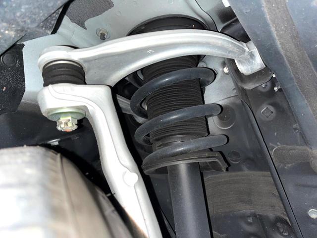 ＩＳ ＩＳ３５０　ＦスポーツモードブラックＳ　ＴＲＤエアロ＆マフラー　ムーンルーフ　オレンジブレーキキャリパー　セーフティシステムプラス　ブラインドスポット　三眼ＬＥＤヘッド　純正１０．３インチナビ　バックカメラ　純正１９インチＢＢＳ製ＡＷ　禁煙（22枚目）