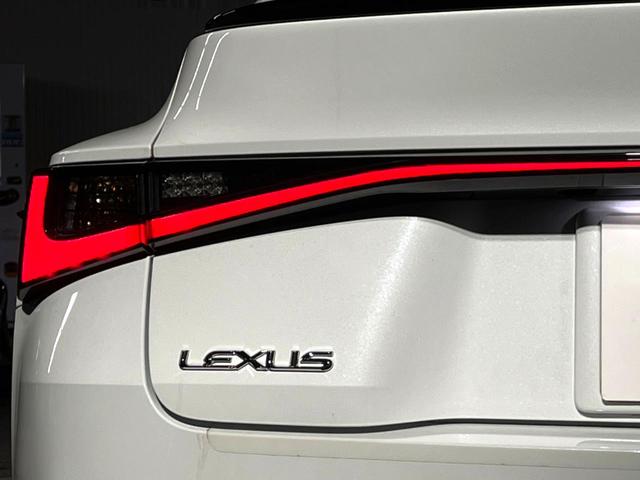 ＩＳ ＩＳ３５０　ＦスポーツモードブラックＳ　ＴＲＤエアロ＆マフラー　ムーンルーフ　オレンジブレーキキャリパー　セーフティシステムプラス　ブラインドスポット　三眼ＬＥＤヘッド　純正１０．３インチナビ　バックカメラ　純正１９インチＢＢＳ製ＡＷ　禁煙（32枚目）