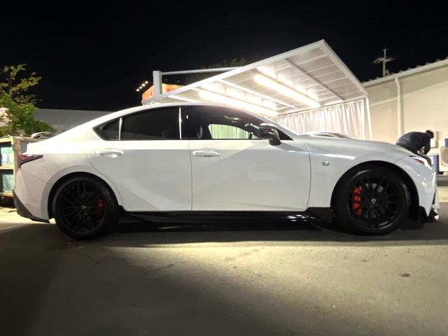 ＩＳ ＩＳ３５０　ＦスポーツモードブラックＳ　ＴＲＤエアロ＆マフラー　ムーンルーフ　オレンジブレーキキャリパー　セーフティシステムプラス　ブラインドスポット　三眼ＬＥＤヘッド　純正１０．３インチナビ　バックカメラ　純正１９インチＢＢＳ製ＡＷ　禁煙（37枚目）