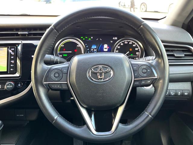 カムリ ＷＳ　セーフティセンス　ブラインドスポット　純正ナビ　バックカメラ　インテリジェントクリアランスソナー　ハーフレザー　パワーシート　ＬＥＤヘッド　純正１７インチＡＷ　革巻きステアリング　パドルシフト　禁煙車（12枚目）