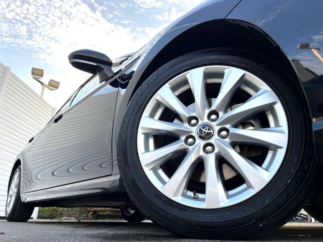 カムリ ＷＳ　セーフティセンス　ブラインドスポット　純正ナビ　バックカメラ　インテリジェントクリアランスソナー　ハーフレザー　パワーシート　ＬＥＤヘッド　純正１７インチＡＷ　革巻きステアリング　パドルシフト　禁煙車（14枚目）