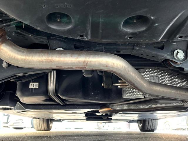 カムリ ＷＳ　セーフティセンス　ブラインドスポット　純正ナビ　バックカメラ　インテリジェントクリアランスソナー　ハーフレザー　パワーシート　ＬＥＤヘッド　純正１７インチＡＷ　革巻きステアリング　パドルシフト　禁煙車（20枚目）