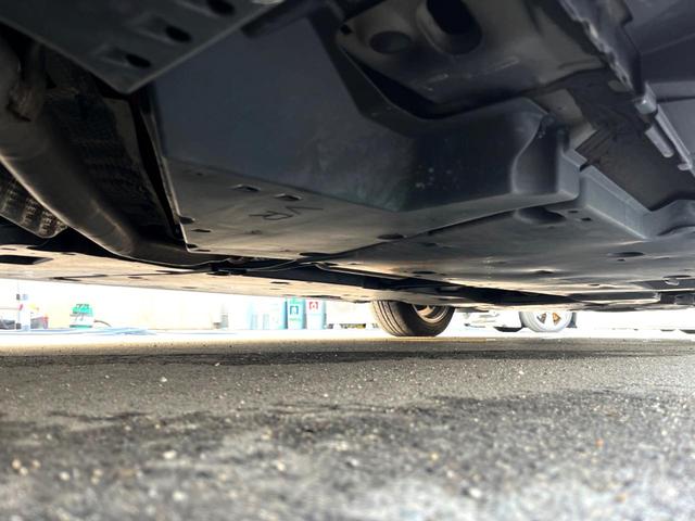 カムリ ＷＳ　セーフティセンス　ブラインドスポット　純正ナビ　バックカメラ　インテリジェントクリアランスソナー　ハーフレザー　パワーシート　ＬＥＤヘッド　純正１７インチＡＷ　革巻きステアリング　パドルシフト　禁煙車（36枚目）