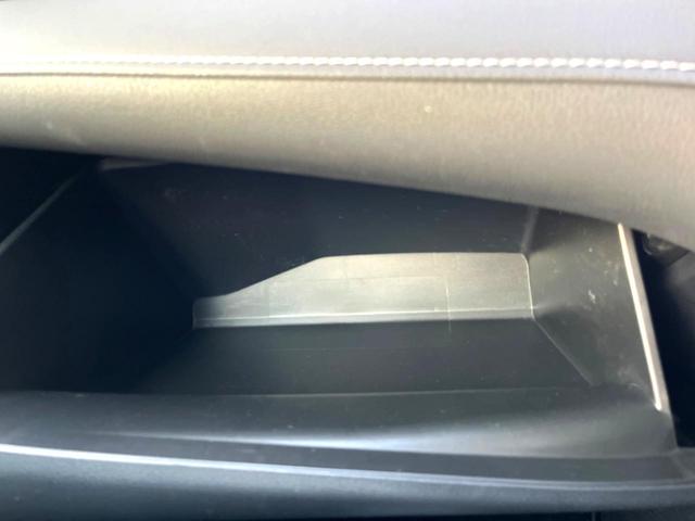 カムリ ＷＳ　セーフティセンス　ブラインドスポット　純正ナビ　バックカメラ　インテリジェントクリアランスソナー　ハーフレザー　パワーシート　ＬＥＤヘッド　純正１７インチＡＷ　革巻きステアリング　パドルシフト　禁煙車（58枚目）