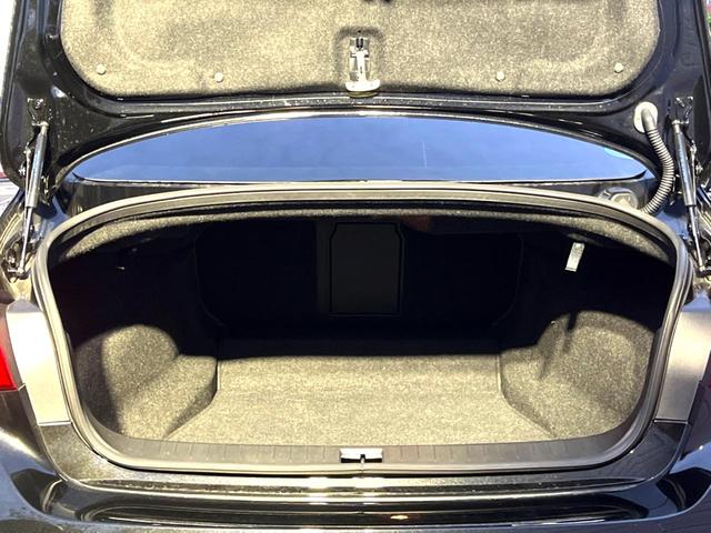 スカイライン 400R 405PS 全方位運転支援 黒革 純正ナビ アラウンドビュー メモリー付パワーシート シートヒーター LEDヘッド 純正19インチAW 革巻きステアリング パドルシフト デュアルオートエアコン 禁煙車(11枚目)