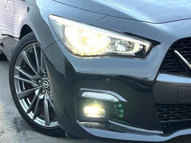 スカイライン 400R 405PS 全方位運転支援 黒革 純正ナビ アラウンドビュー メモリー付パワーシート シートヒーター LEDヘッド 純正19インチAW 革巻きステアリング パドルシフト デュアルオートエアコン 禁煙車(13枚目)