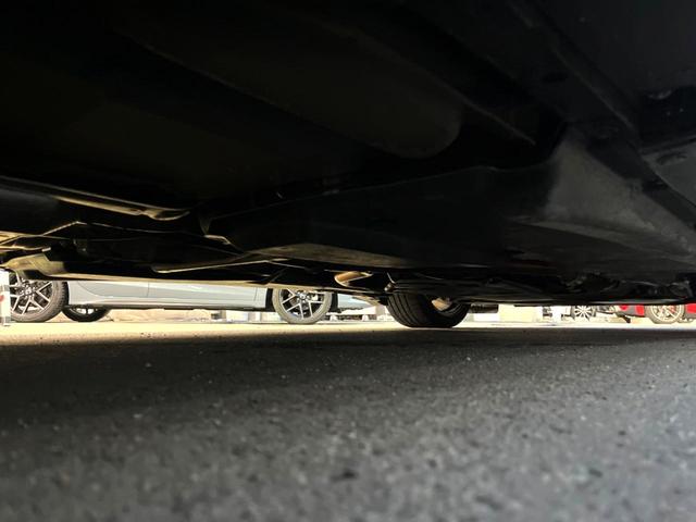 スカイライン 400R 405PS 全方位運転支援 黒革 純正ナビ アラウンドビュー メモリー付パワーシート シートヒーター LEDヘッド 純正19インチAW 革巻きステアリング パドルシフト デュアルオートエアコン 禁煙車(37枚目)