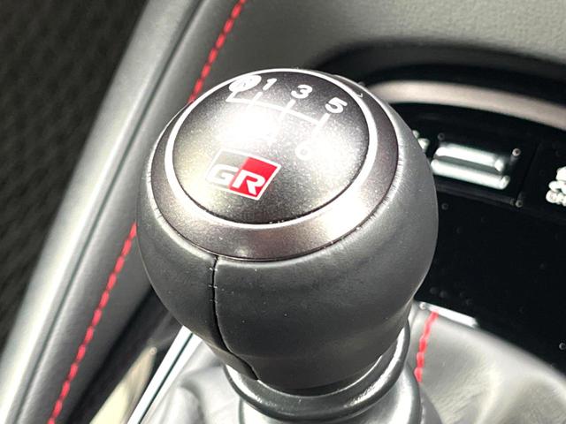【フロア６速ＭＴ】走りの６速ＭＴ！！スポーティーな走行をお楽しみいただけます♪