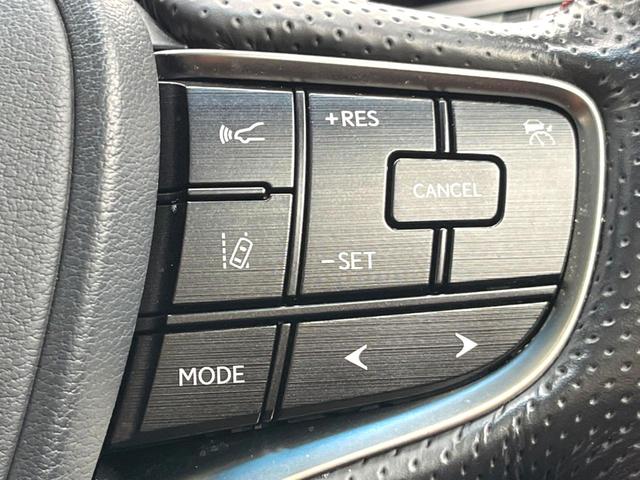 【レーダークルーズコントロール】高速道路での長距離走行が楽に！！自動で速度を保つクルーズコントロールが、衝突軽減システムと連携し、前方の車両を感知して車間を保つように速度調節してくれます！！