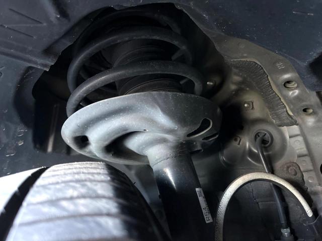 カムリ Ｇ　ブラインドスポット　純正８インチディスプレイオーディオ　バックカメラ　セーフティセンス　インテリジェントクリアランスソナー　ＬＥＤヘッド　パワーシート　純正１７インチＡＷ　革巻きステアリング　禁煙車（21枚目）