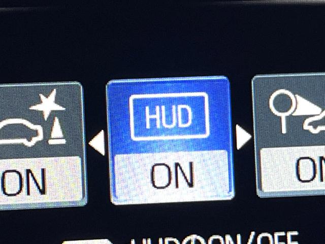 クラウンハイブリッド ＲＳアドバンス　モデリスタフルエアロ　ムーンルーフ　セーフティセンス　純正ナビ　バックカメラ　純正１８インチＡＷ　レーダークルーズ　白革　シートベンチレーション　パワーシート　三眼ＬＥＤヘッド　パドルシフト　禁煙車（10枚目）