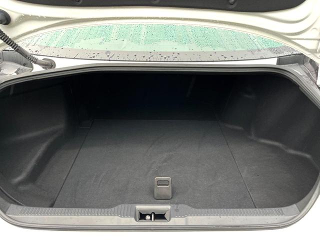 クラウンハイブリッド ＲＳアドバンス　モデリスタフルエアロ　ムーンルーフ　セーフティセンス　純正ナビ　バックカメラ　純正１８インチＡＷ　レーダークルーズ　白革　シートベンチレーション　パワーシート　三眼ＬＥＤヘッド　パドルシフト　禁煙車（16枚目）