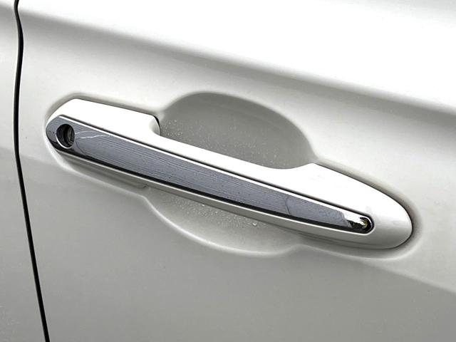 クラウンハイブリッド ＲＳアドバンス　モデリスタフルエアロ　ムーンルーフ　セーフティセンス　純正ナビ　バックカメラ　純正１８インチＡＷ　レーダークルーズ　白革　シートベンチレーション　パワーシート　三眼ＬＥＤヘッド　パドルシフト　禁煙車（39枚目）