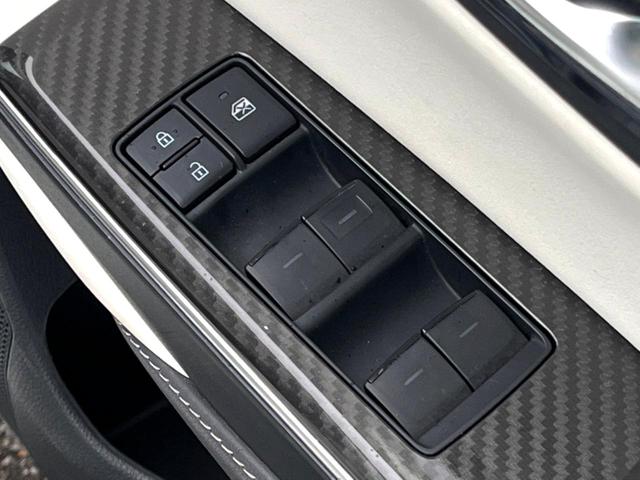 クラウンハイブリッド ＲＳアドバンス　モデリスタフルエアロ　ムーンルーフ　セーフティセンス　純正ナビ　バックカメラ　純正１８インチＡＷ　レーダークルーズ　白革　シートベンチレーション　パワーシート　三眼ＬＥＤヘッド　パドルシフト　禁煙車（43枚目）