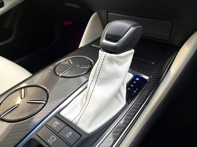 クラウンハイブリッド ＲＳアドバンス　モデリスタフルエアロ　ムーンルーフ　セーフティセンス　純正ナビ　バックカメラ　純正１８インチＡＷ　レーダークルーズ　白革　シートベンチレーション　パワーシート　三眼ＬＥＤヘッド　パドルシフト　禁煙車（57枚目）