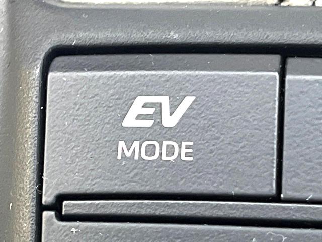 クラウンハイブリッド ＲＳアドバンス　モデリスタフルエアロ　ムーンルーフ　セーフティセンス　純正ナビ　バックカメラ　純正１８インチＡＷ　レーダークルーズ　白革　シートベンチレーション　パワーシート　三眼ＬＥＤヘッド　パドルシフト　禁煙車（62枚目）