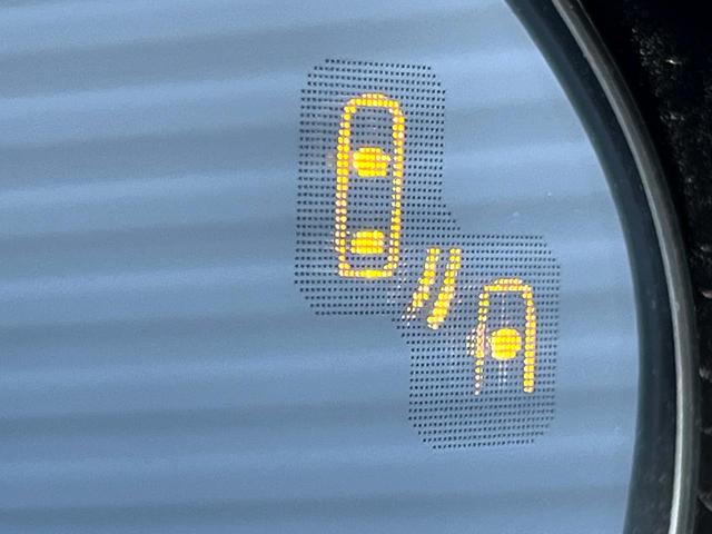 �y�u���C���h�X�|�b�g���j�^�����O�z���s���A�h�A�~���[�̎��p�ɂȂ�₷���ӏ��Ɍ㑱�Ԃ��ڋ߂���ƃT�C�h�~���[�t�߂Ɍx����\���A�h���C�o�[�ɒ��ӊ��N�����Ă���܂��B