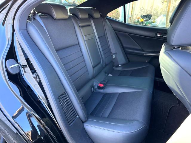 IS IS300h Fスポーツ ムーンルーフ クリアランスソナー 純正ナビ バックカメラ ハーフレザー パワーシート シートヒーター クルーズコントロール LEDヘッド 純正18インチAW 革巻きステアリング パドルシフト 禁煙車(11枚目)