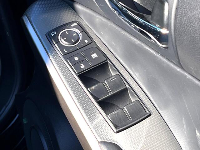 IS IS300h Fスポーツ ムーンルーフ クリアランスソナー 純正ナビ バックカメラ ハーフレザー パワーシート シートヒーター クルーズコントロール LEDヘッド 純正18インチAW 革巻きステアリング パドルシフト 禁煙車(40枚目)