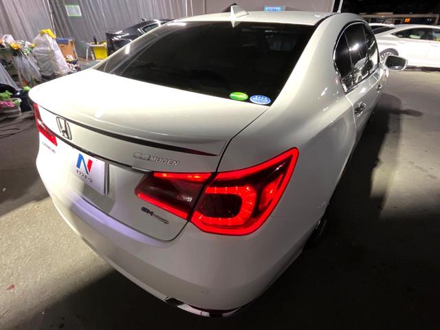 レジェンド ベースグレード　ホンダセンシング　サンルーフ　ブラインドスポット　ベージュ革シート　純正ナビ　マルチビューカメラ　メモリー付きパワーシート　シートベンチレーション　シートヒーター　ＬＥＤヘッド　ハイビームアシスト（19枚目）