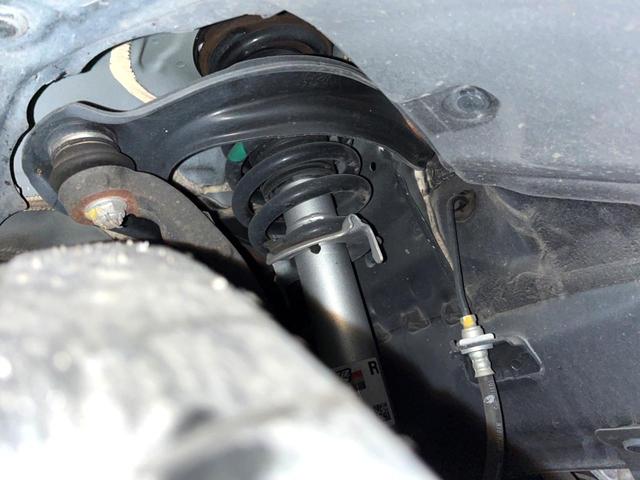 レジェンド ベースグレード　ホンダセンシング　サンルーフ　ブラインドスポット　ベージュ革シート　純正ナビ　マルチビューカメラ　メモリー付きパワーシート　シートベンチレーション　シートヒーター　ＬＥＤヘッド　ハイビームアシスト（22枚目）