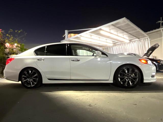 レジェンド ベースグレード　ホンダセンシング　サンルーフ　ブラインドスポット　ベージュ革シート　純正ナビ　マルチビューカメラ　メモリー付きパワーシート　シートベンチレーション　シートヒーター　ＬＥＤヘッド　ハイビームアシスト（23枚目）