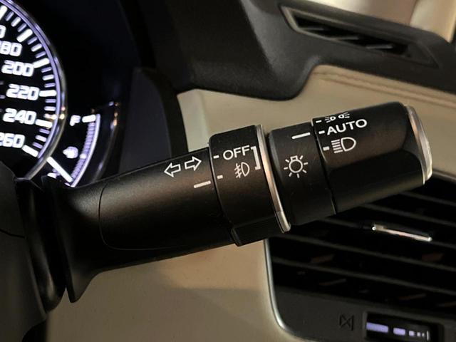 レジェンド ベースグレード　ホンダセンシング　サンルーフ　ブラインドスポット　ベージュ革シート　純正ナビ　マルチビューカメラ　メモリー付きパワーシート　シートベンチレーション　シートヒーター　ＬＥＤヘッド　ハイビームアシスト（45枚目）
