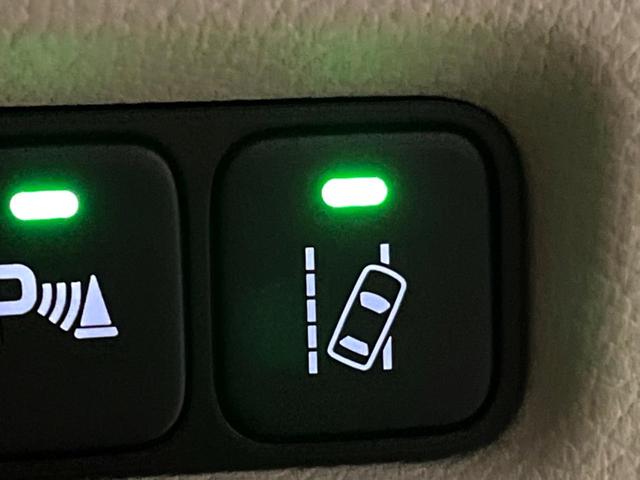 レジェンド ベースグレード　ホンダセンシング　サンルーフ　ブラインドスポット　ベージュ革シート　純正ナビ　マルチビューカメラ　メモリー付きパワーシート　シートベンチレーション　シートヒーター　ＬＥＤヘッド　ハイビームアシスト（48枚目）
