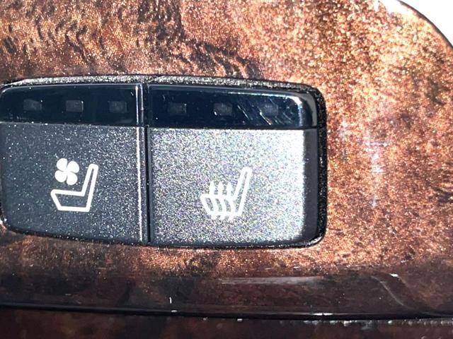 レジェンド ベースグレード　ホンダセンシング　サンルーフ　ブラインドスポット　ベージュ革シート　純正ナビ　マルチビューカメラ　メモリー付きパワーシート　シートベンチレーション　シートヒーター　ＬＥＤヘッド　ハイビームアシスト（65枚目）