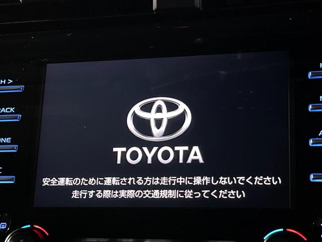 カムリ ＷＳ　ＴＲＤエアロ　純正ＯＰ１８インチアルミ　セーフティセンス　インテリジェントクリアランスソナー　純正８インチディスプレイオーディオ　バックカメラ　ハーフレザー　パワーシート　革巻きステアリング　禁煙車（4枚目）