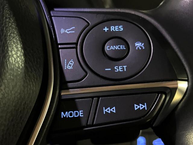 カムリ ＷＳ　ＴＲＤエアロ　純正ＯＰ１８インチアルミ　セーフティセンス　インテリジェントクリアランスソナー　純正８インチディスプレイオーディオ　バックカメラ　ハーフレザー　パワーシート　革巻きステアリング　禁煙車（7枚目）