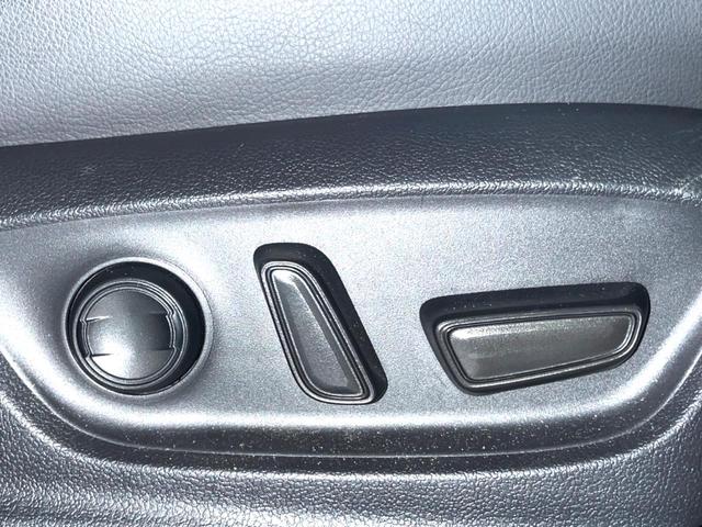 カムリ ＷＳ　ＴＲＤエアロ　純正ＯＰ１８インチアルミ　セーフティセンス　インテリジェントクリアランスソナー　純正８インチディスプレイオーディオ　バックカメラ　ハーフレザー　パワーシート　革巻きステアリング　禁煙車（9枚目）