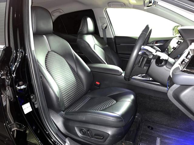 カムリ ＷＳ　ＴＲＤエアロ　純正ＯＰ１８インチアルミ　セーフティセンス　インテリジェントクリアランスソナー　純正８インチディスプレイオーディオ　バックカメラ　ハーフレザー　パワーシート　革巻きステアリング　禁煙車（10枚目）