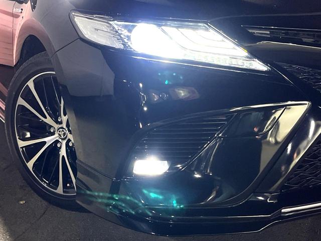 カムリ ＷＳ　ＴＲＤエアロ　純正ＯＰ１８インチアルミ　セーフティセンス　インテリジェントクリアランスソナー　純正８インチディスプレイオーディオ　バックカメラ　ハーフレザー　パワーシート　革巻きステアリング　禁煙車（13枚目）