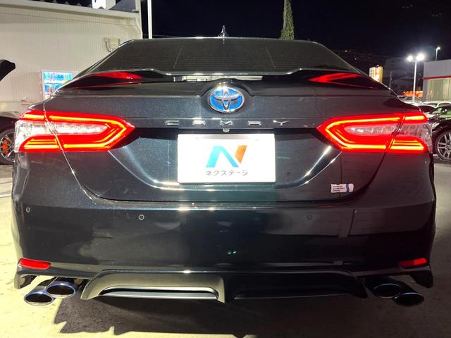 カムリ ＷＳ　ＴＲＤエアロ　純正ＯＰ１８インチアルミ　セーフティセンス　インテリジェントクリアランスソナー　純正８インチディスプレイオーディオ　バックカメラ　ハーフレザー　パワーシート　革巻きステアリング　禁煙車（16枚目）