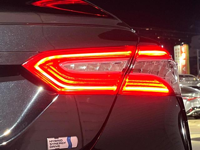 カムリ ＷＳ　ＴＲＤエアロ　純正ＯＰ１８インチアルミ　セーフティセンス　インテリジェントクリアランスソナー　純正８インチディスプレイオーディオ　バックカメラ　ハーフレザー　パワーシート　革巻きステアリング　禁煙車（35枚目）