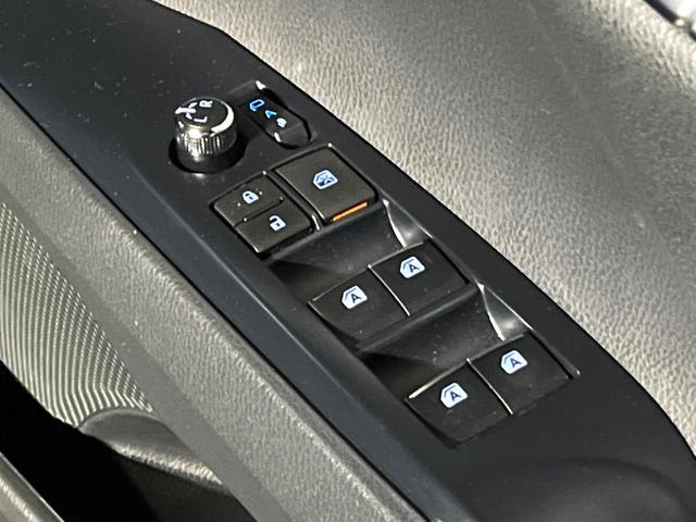 カムリ ＷＳ　ＴＲＤエアロ　純正ＯＰ１８インチアルミ　セーフティセンス　インテリジェントクリアランスソナー　純正８インチディスプレイオーディオ　バックカメラ　ハーフレザー　パワーシート　革巻きステアリング　禁煙車（43枚目）