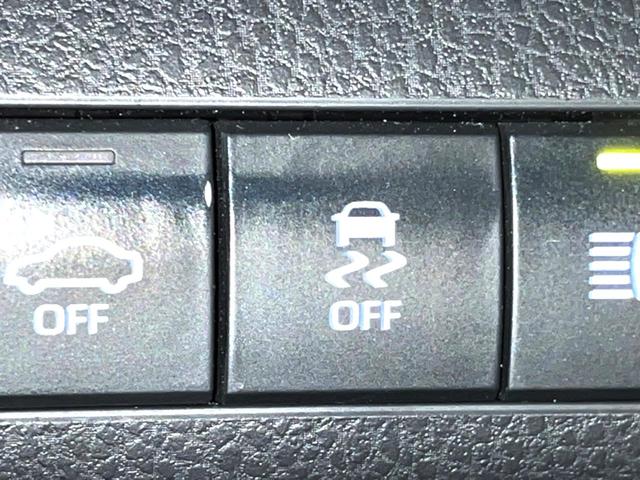 カムリ ＷＳ　ＴＲＤエアロ　純正ＯＰ１８インチアルミ　セーフティセンス　インテリジェントクリアランスソナー　純正８インチディスプレイオーディオ　バックカメラ　ハーフレザー　パワーシート　革巻きステアリング　禁煙車（46枚目）