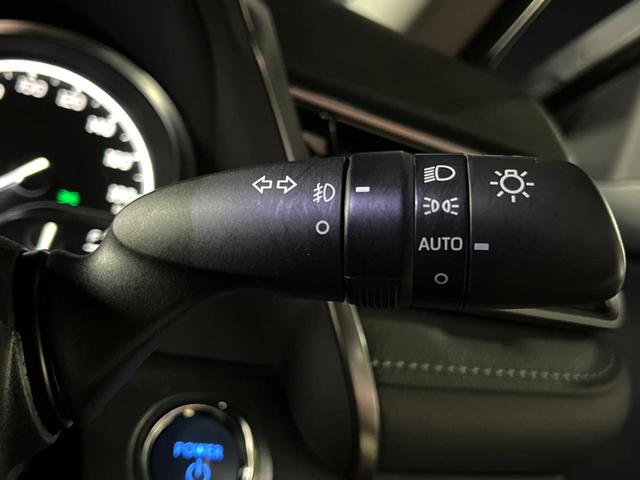 カムリ ＷＳ　ＴＲＤエアロ　純正ＯＰ１８インチアルミ　セーフティセンス　インテリジェントクリアランスソナー　純正８インチディスプレイオーディオ　バックカメラ　ハーフレザー　パワーシート　革巻きステアリング　禁煙車（54枚目）