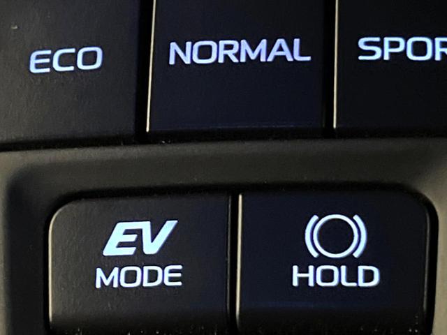 カムリ ＷＳ　ＴＲＤエアロ　純正ＯＰ１８インチアルミ　セーフティセンス　インテリジェントクリアランスソナー　純正８インチディスプレイオーディオ　バックカメラ　ハーフレザー　パワーシート　革巻きステアリング　禁煙車（66枚目）