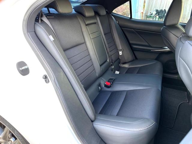 IS IS350 Fスポーツ 中期 TRDエアロ フルLEDヘッド ブラインドスポット クリアランスソナー 純正10.3インチナビ バックカメラ ブラインドスポット セーフティシステムプラス ハーフレザー パワーシート 禁煙車(11枚目)