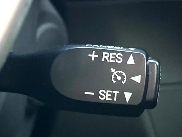 ８６ ＧＴ　ＭＴ　ｓｔｒａｄａナビ　バックカメラ　純正１７インチＡＷ　ＨＩＤヘッド　アルミペダル　デュアルオートエアコン　ＥＴＣ　クルーズコントロール　スマートキー　横滑り防止　アルミペダル　革巻きステアリング（6枚目）