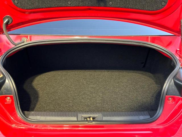 ８６ ＧＴ　ＭＴ　ｓｔｒａｄａナビ　バックカメラ　純正１７インチＡＷ　ＨＩＤヘッド　アルミペダル　デュアルオートエアコン　ＥＴＣ　クルーズコントロール　スマートキー　横滑り防止　アルミペダル　革巻きステアリング（11枚目）