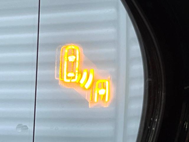 �y�u���C���h�X�|�b�g���j�^�[�z���s���A�h�A�~���[�̎��p�ɂȂ�₷���ӏ��Ɍ㑱�Ԃ��ڋ߂���ƃT�C�h�~���[�̃����Y�Ɍx����\���I�h���C�o�[�ɒ��ӊ��N�����Ă���܂��B