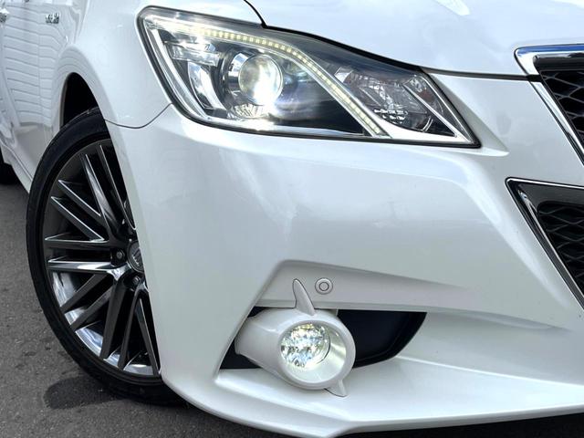 クラウンハイブリッド アスリートＳ　黒革　純正ＯＰ１８インチスパッタリングＡＷ　アドバンストパッケージ　純正ナビ　バックカメラ　インテリジェントクリアランスソナー　シートベンチレーション　ＨＩＤヘッド　レーダークルーズ　ＥＴＣ　禁煙車（13枚目）