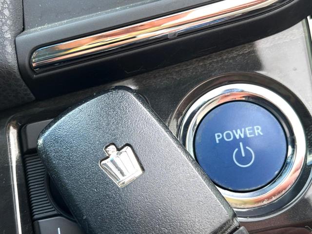 クラウンハイブリッド アスリートＳ　黒革　純正ＯＰ１８インチスパッタリングＡＷ　アドバンストパッケージ　純正ナビ　バックカメラ　インテリジェントクリアランスソナー　シートベンチレーション　ＨＩＤヘッド　レーダークルーズ　ＥＴＣ　禁煙車（43枚目）